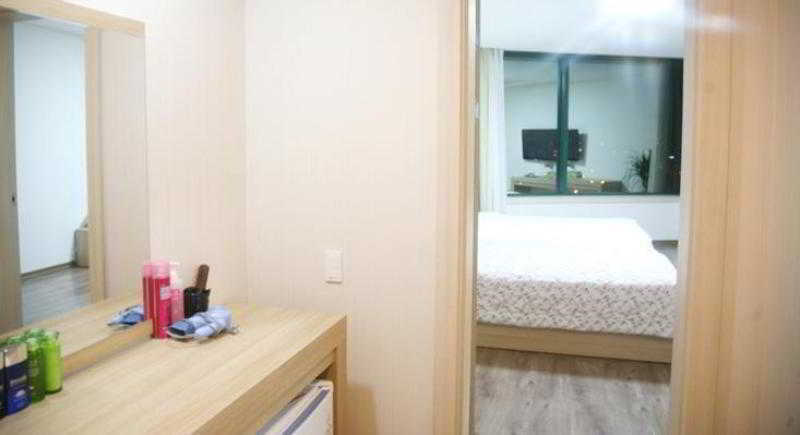 Elena Business Hotel Yeosu Zewnętrze zdjęcie